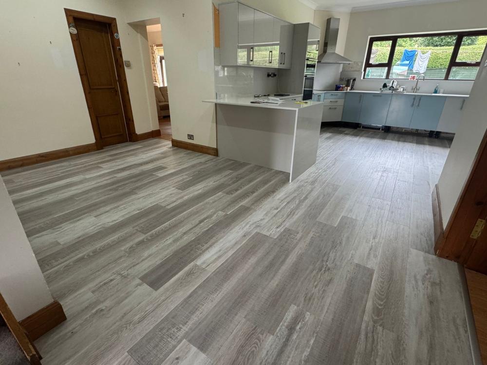 Amtico Spacia Urban Salvaged Timber 7.25x48 straight plank effect Gallery Main Photo